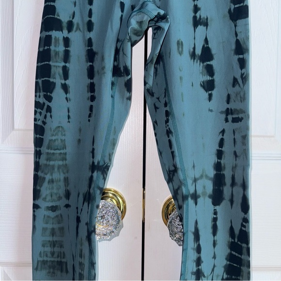 Lululemon leggings - Picture 7 of 9